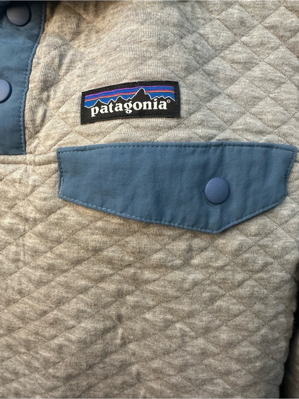 Patagonia Quilted Snap Pullover in Cream with Blue Trim - Picture 2 of 8